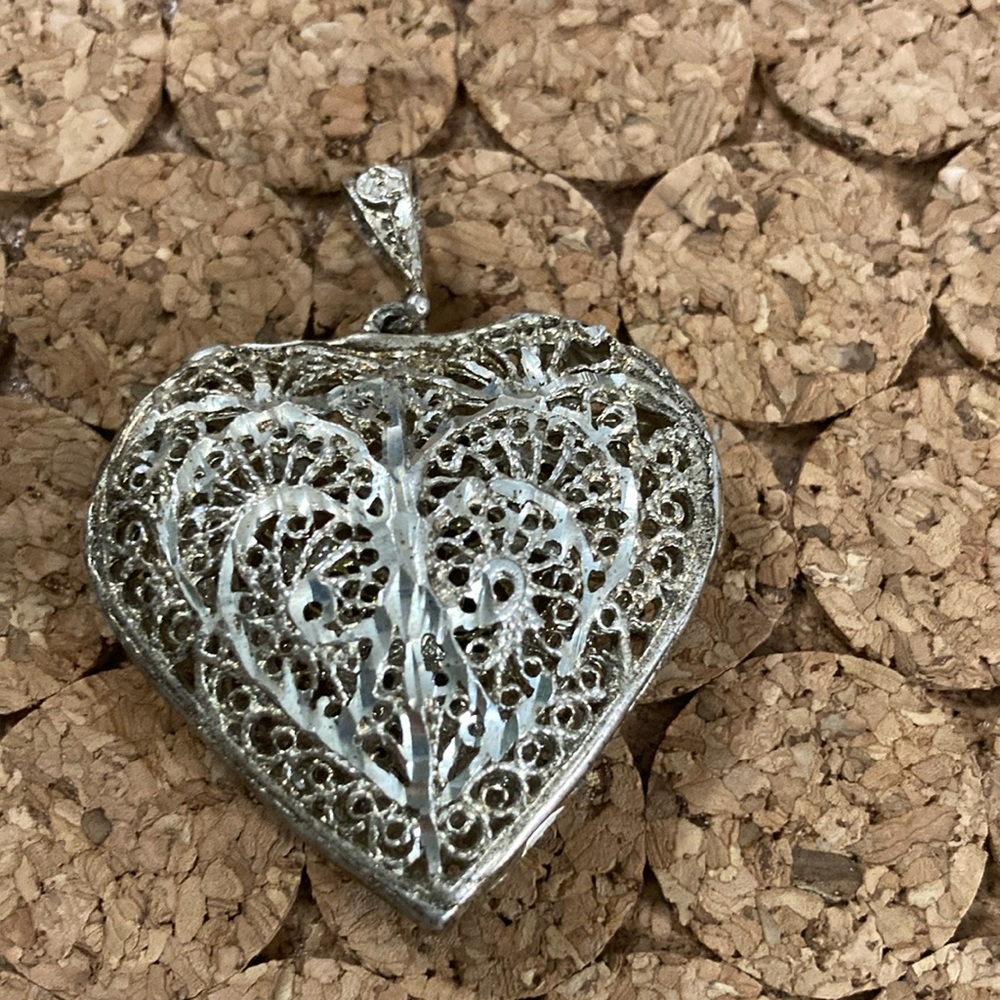 Vintage Brite Cut Filagree Puffed Heart Pendant